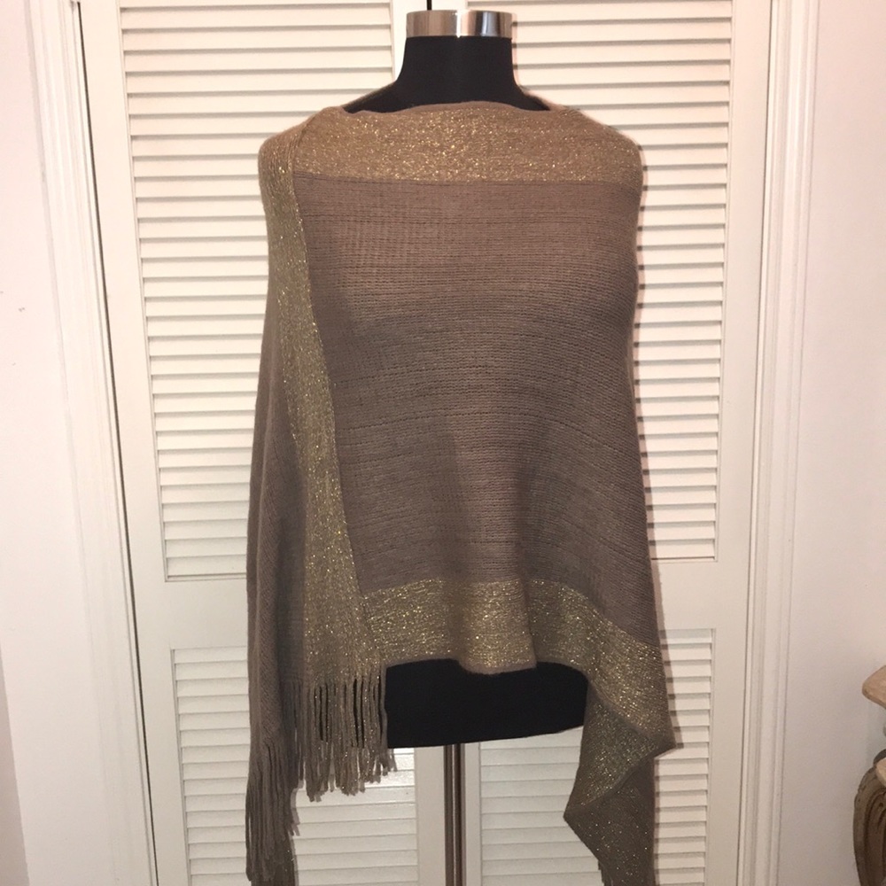 Lovely Sweater Shawl/Shrug!